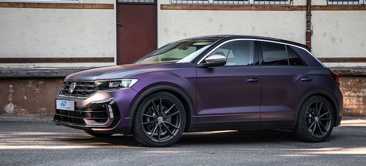 The flexibility of the stepless lowering is the same for the T-Roc Cabriolet, the T-Roc with all-wheel drive or with front-wheel drive.