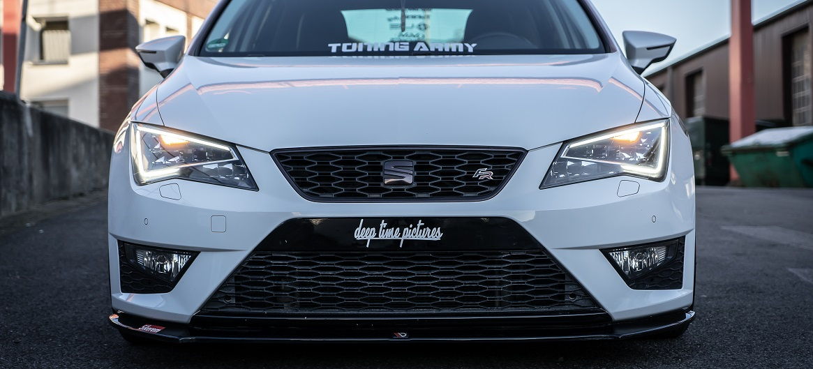 Seat Leon 5F with a cool front